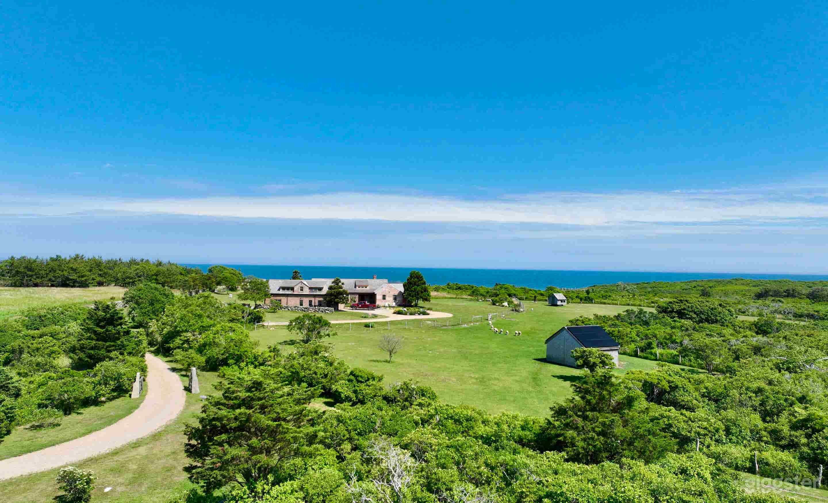 Private Home in the Gated Farm Photo 1