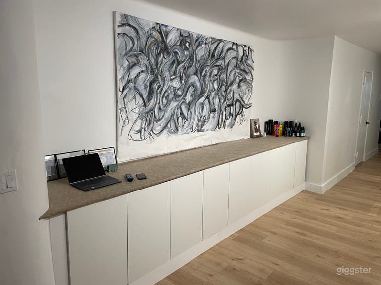  Salón pintoresco y de alta gama en UES 