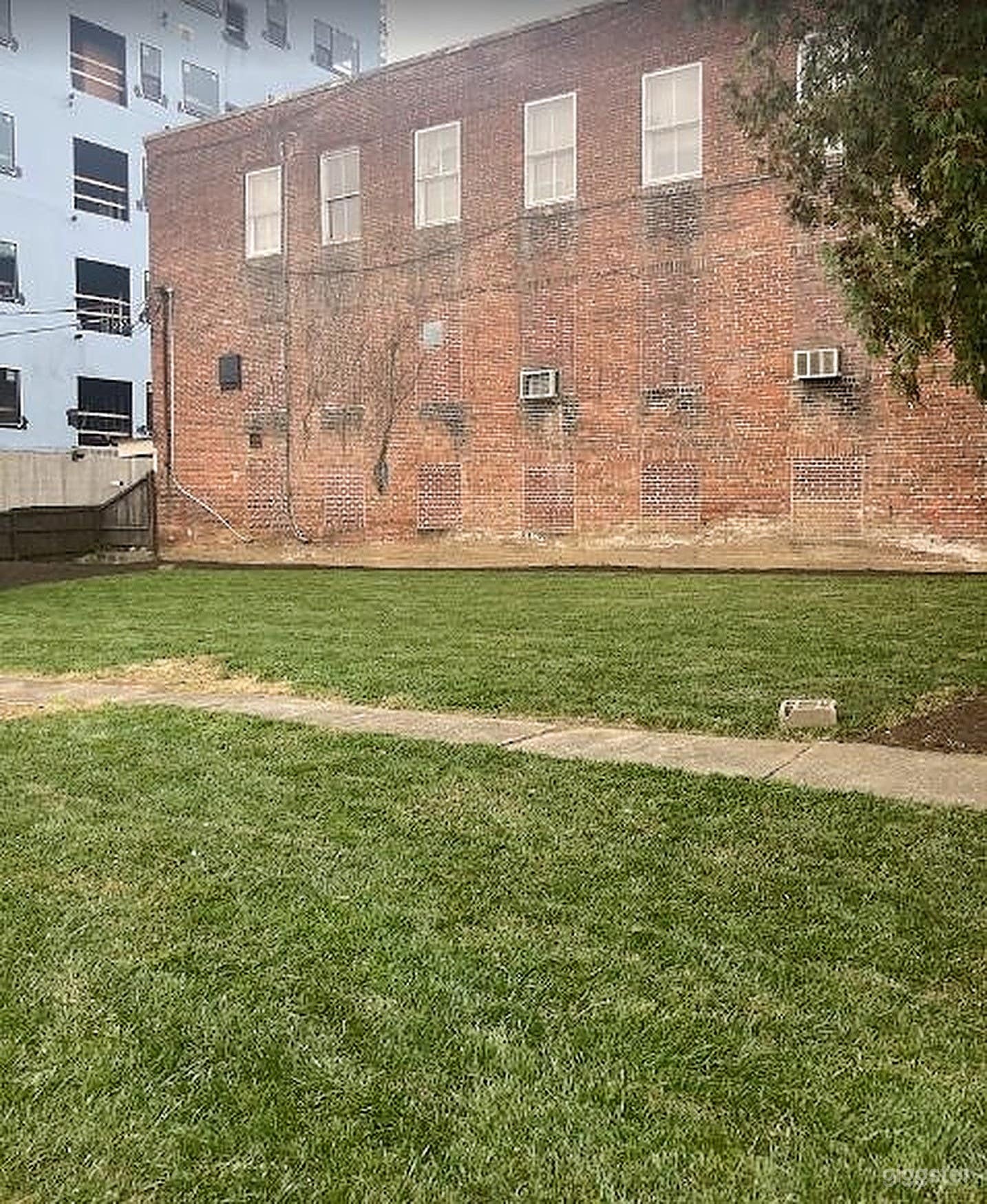 Sun-drenched Outdoor Event Space in Lancaster Photo 2