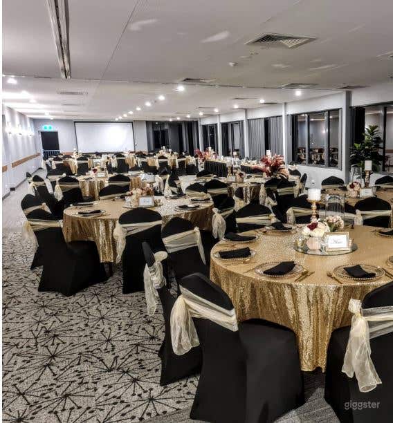 Spacious Bribie Island Room with Natural Light Photo 4