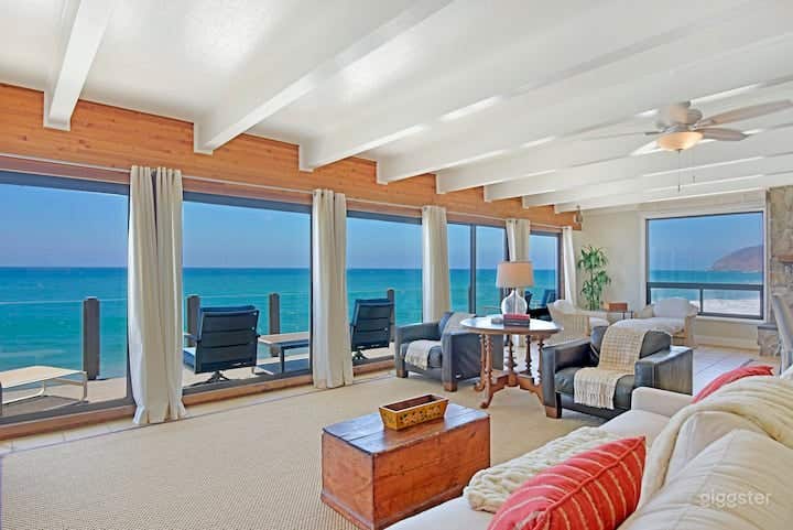 Malibu Beach house on private sandy beach Photo 2