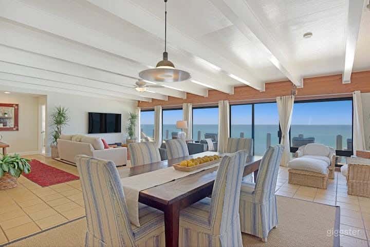 Malibu Beach house on private sandy beach Photo 4