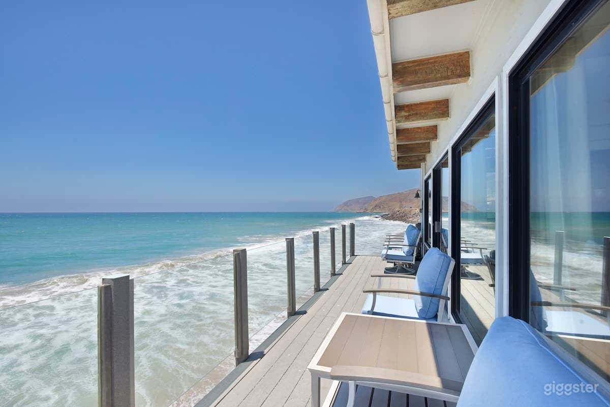 Malibu Beach house on private sandy beach Photo 1