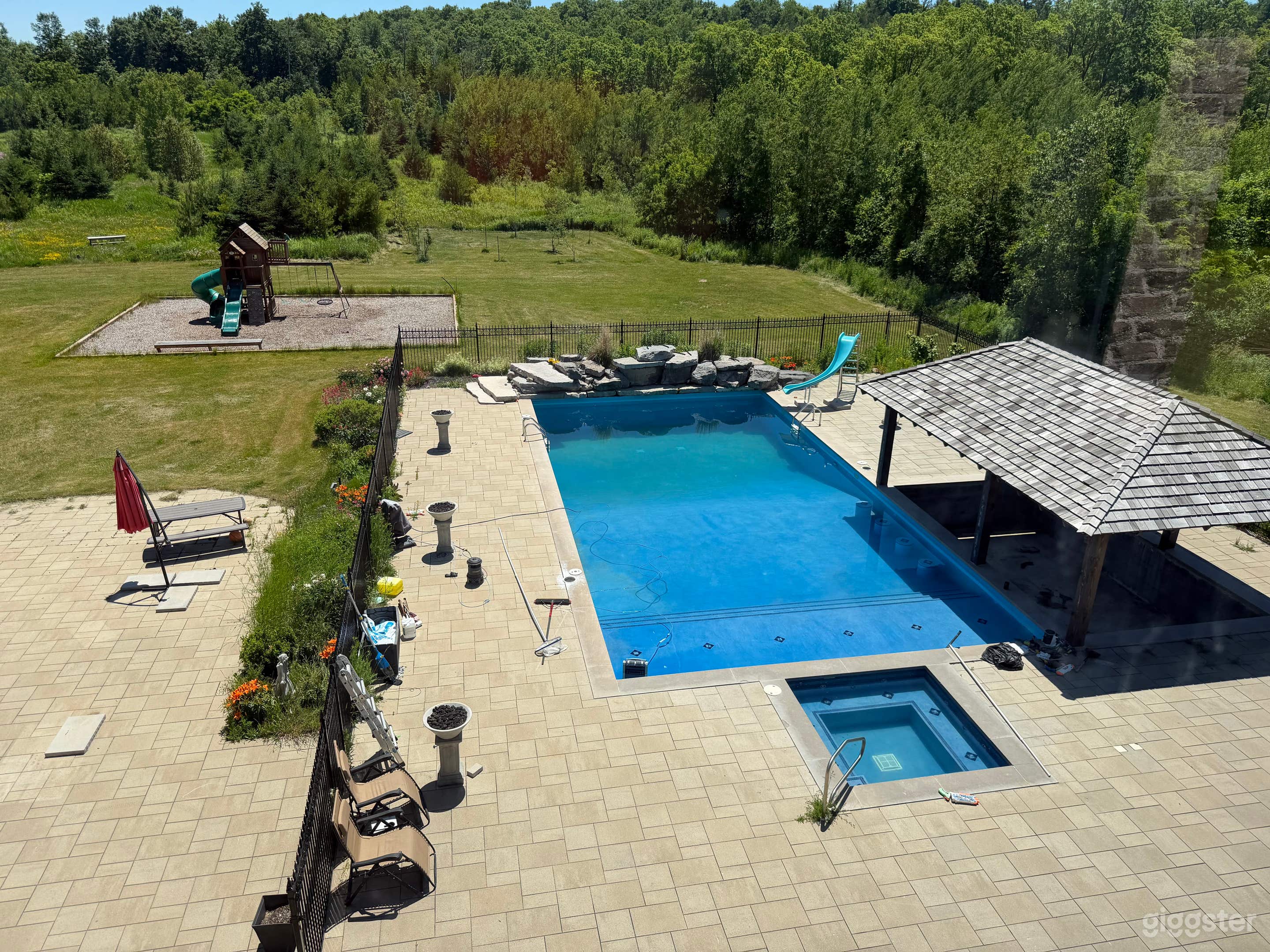 25 x 50 Feet heated pool with Hot tube in Milton Photo 1