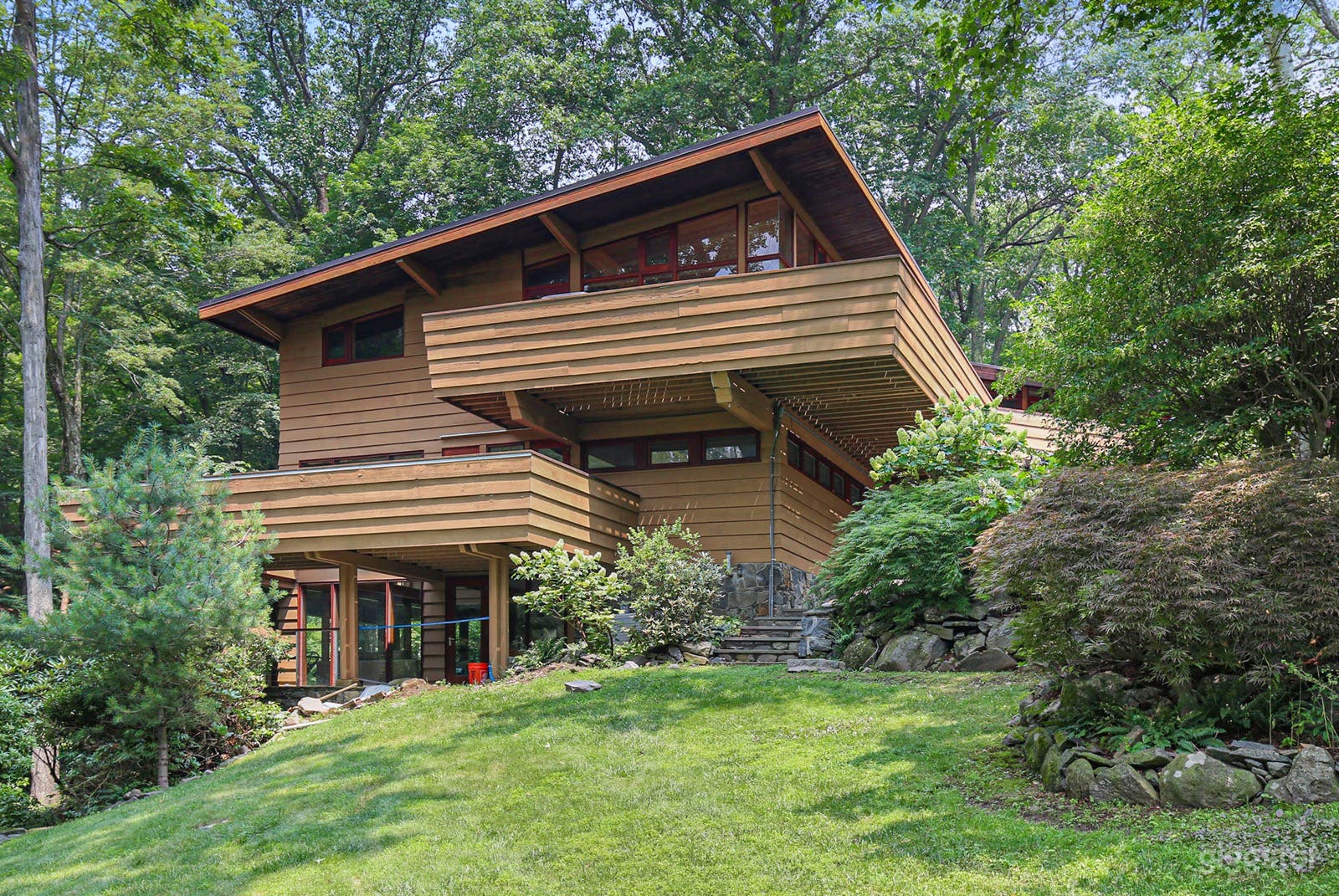 Beautiful Mid-Century Modern home w/ outdoor pool in Armonk Photo 1