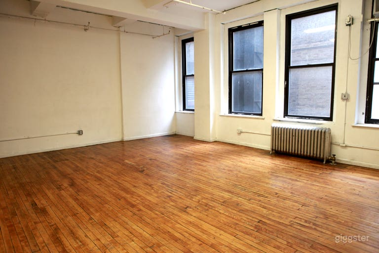  Minimal Workshop And Meeting Space 