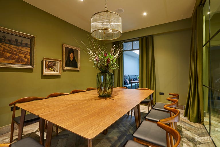  Bright and Functional Cubitt Room 