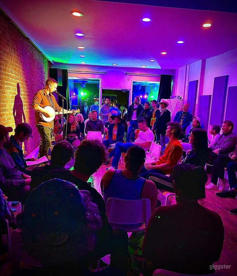  Versatile Studio featured on Hulu 