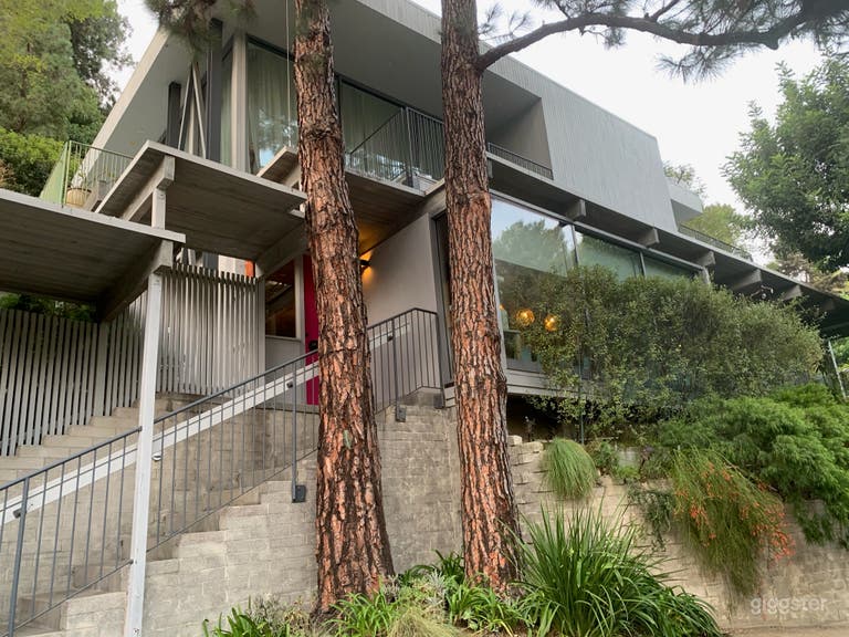  Hidden Mid Century Sanctuary Nestled in the Canyon 