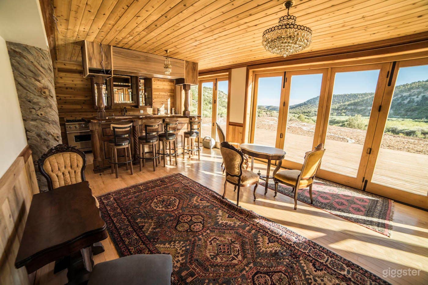 Bright and Sunny Lounge Venue with Valley View  Photo 2