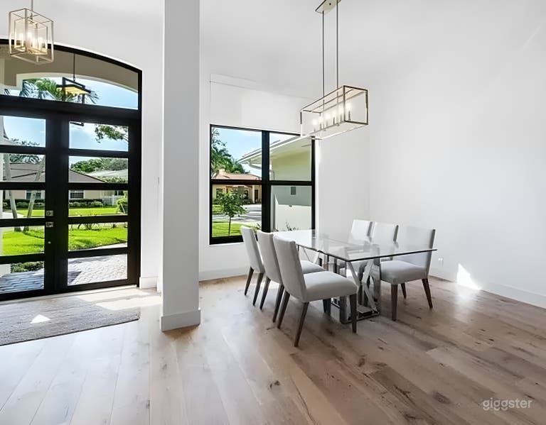  Stylish All-White Villa with Pool (Buyout) 