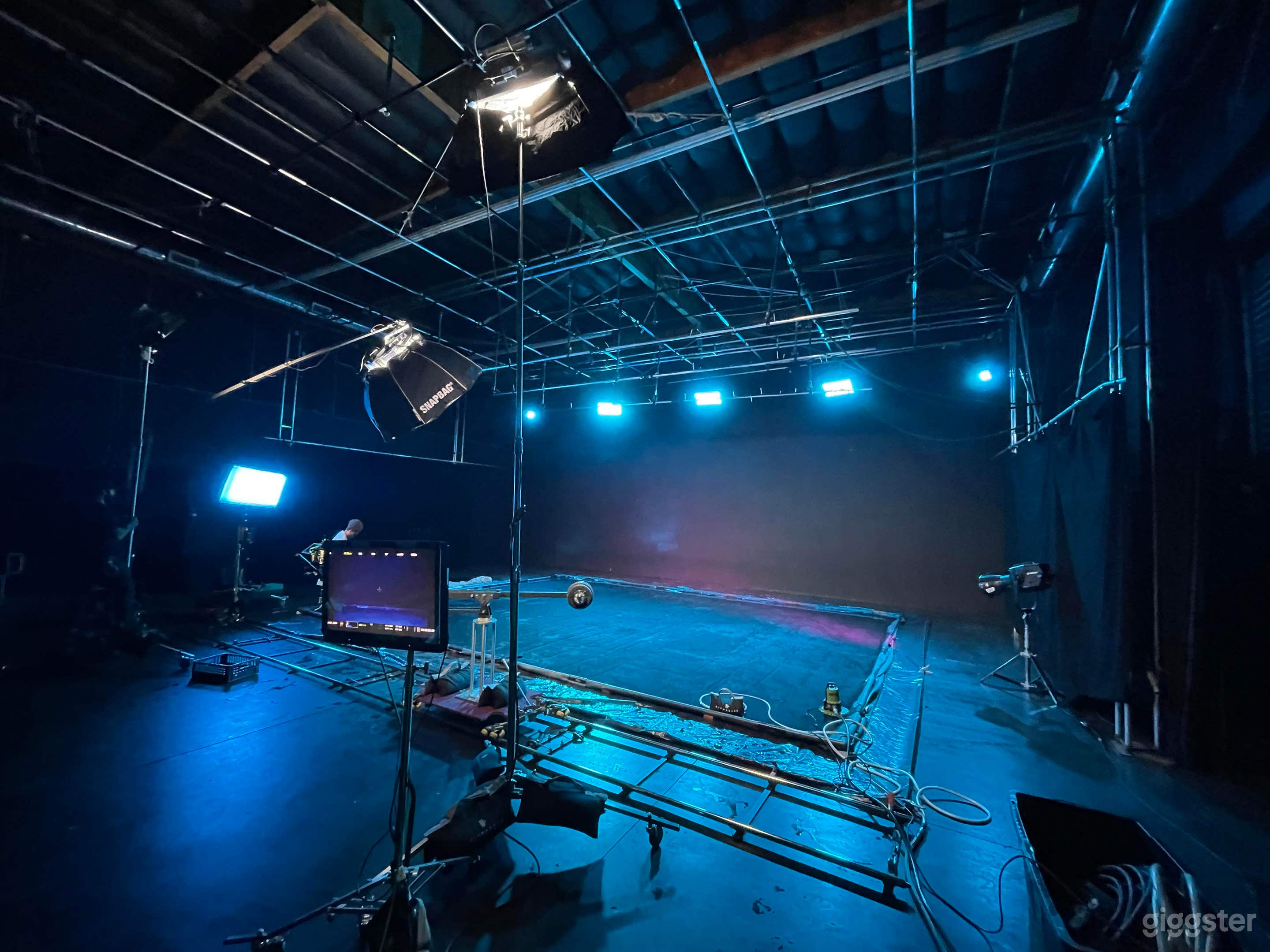 Huge Water and Rain Stage Photo 3