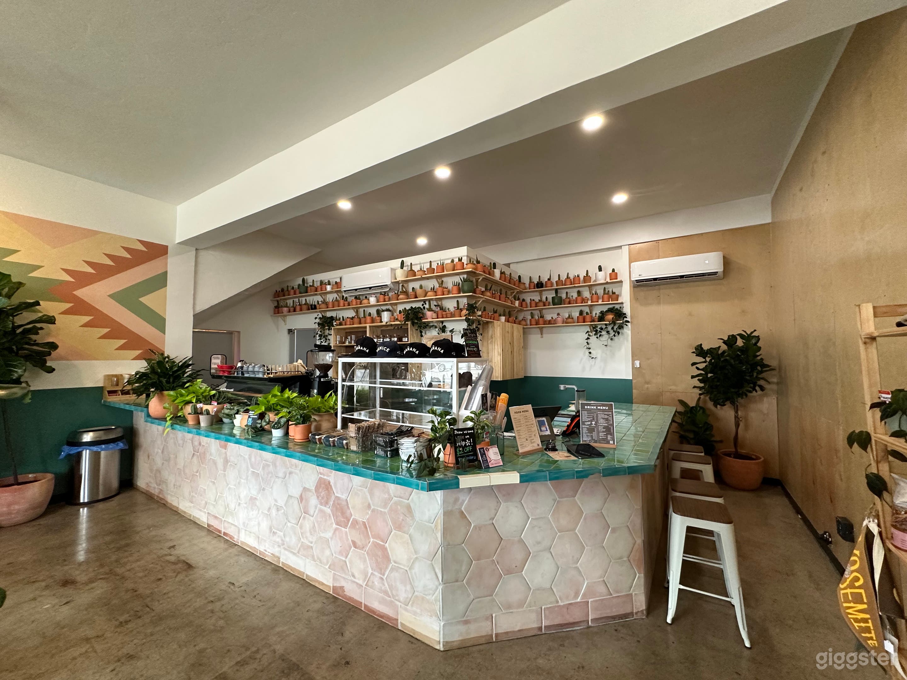 Coffee shop and Retail space  Photo 1