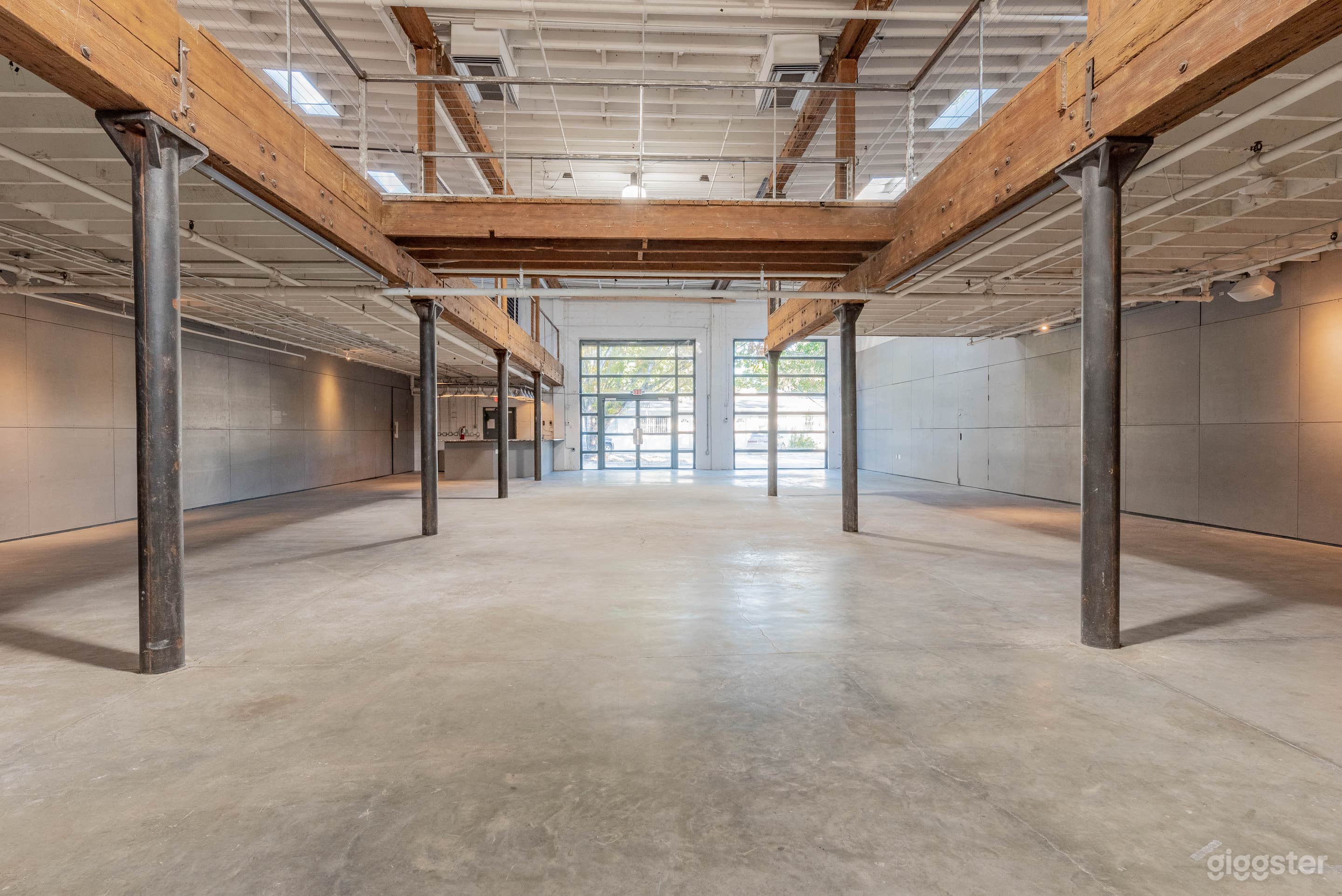 Spacious Event Space in Miami Photo 3