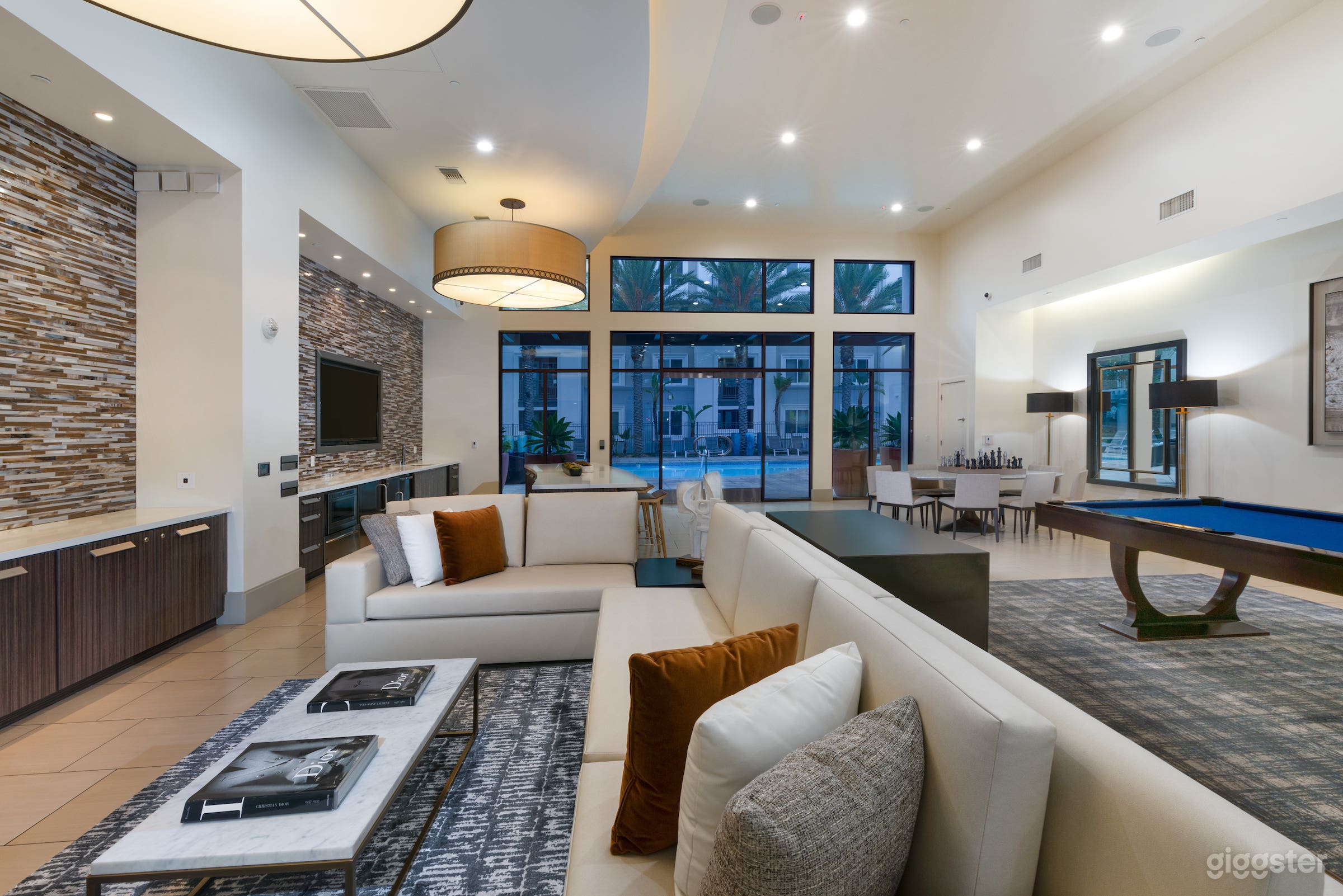 Classy, Modern Lounge in Huntington Beach Photo 4