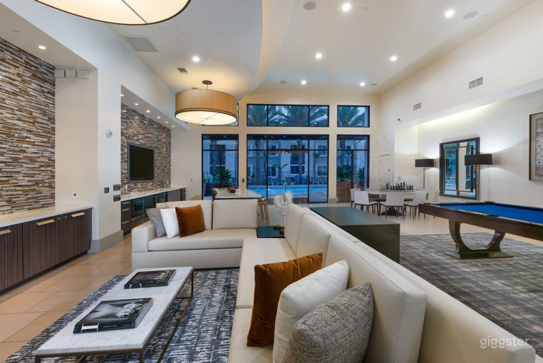  Classy, Modern Lounge in Huntington Beach 