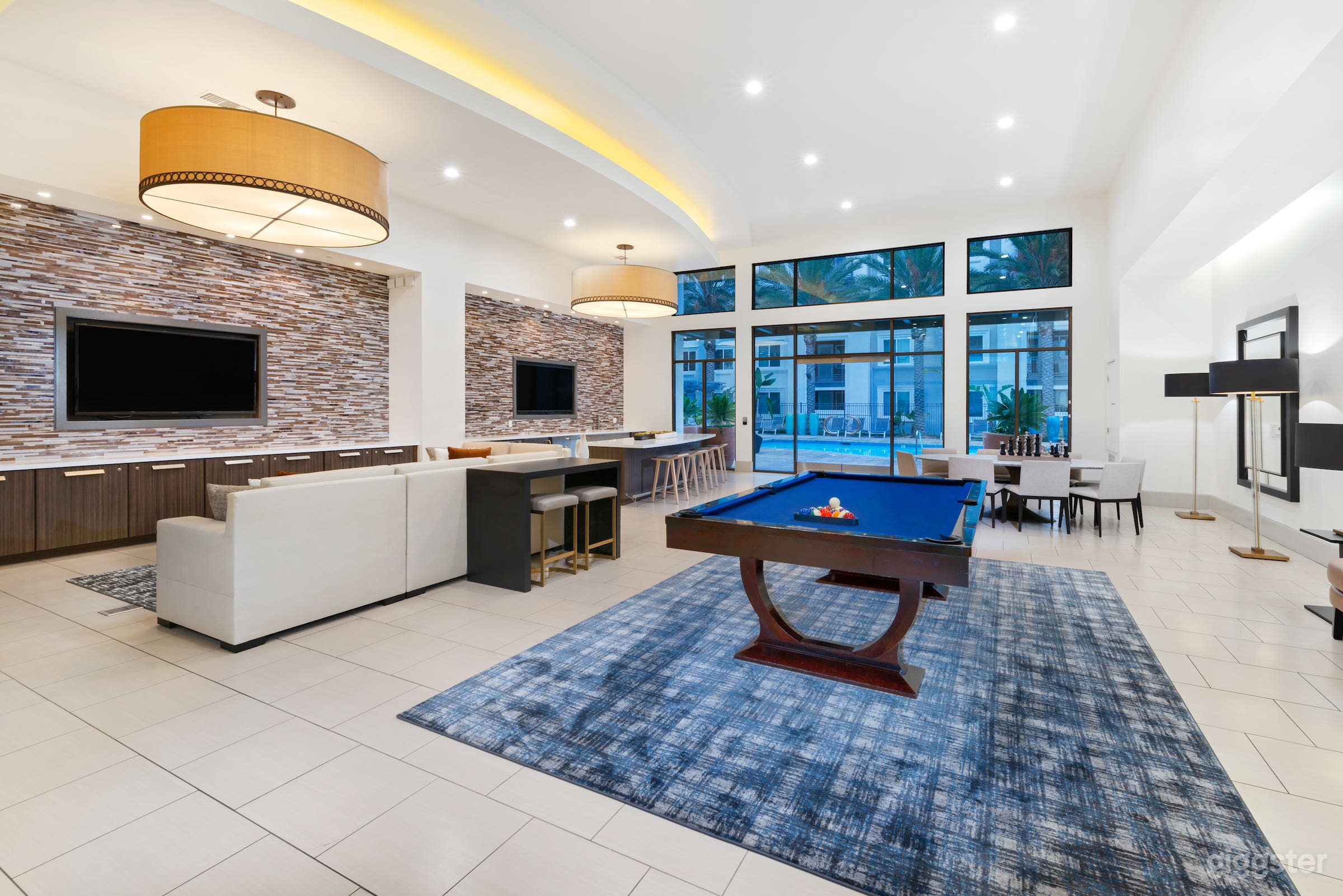 Classy, Modern Lounge in Huntington Beach Photo 1