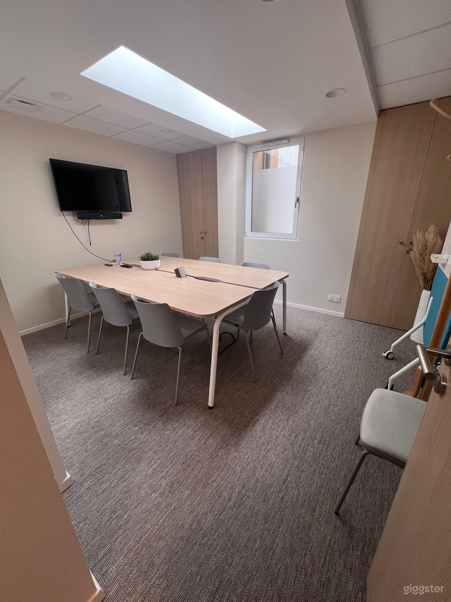 Photo de Salle La Massue pour jusqu'à 10 personnes 3