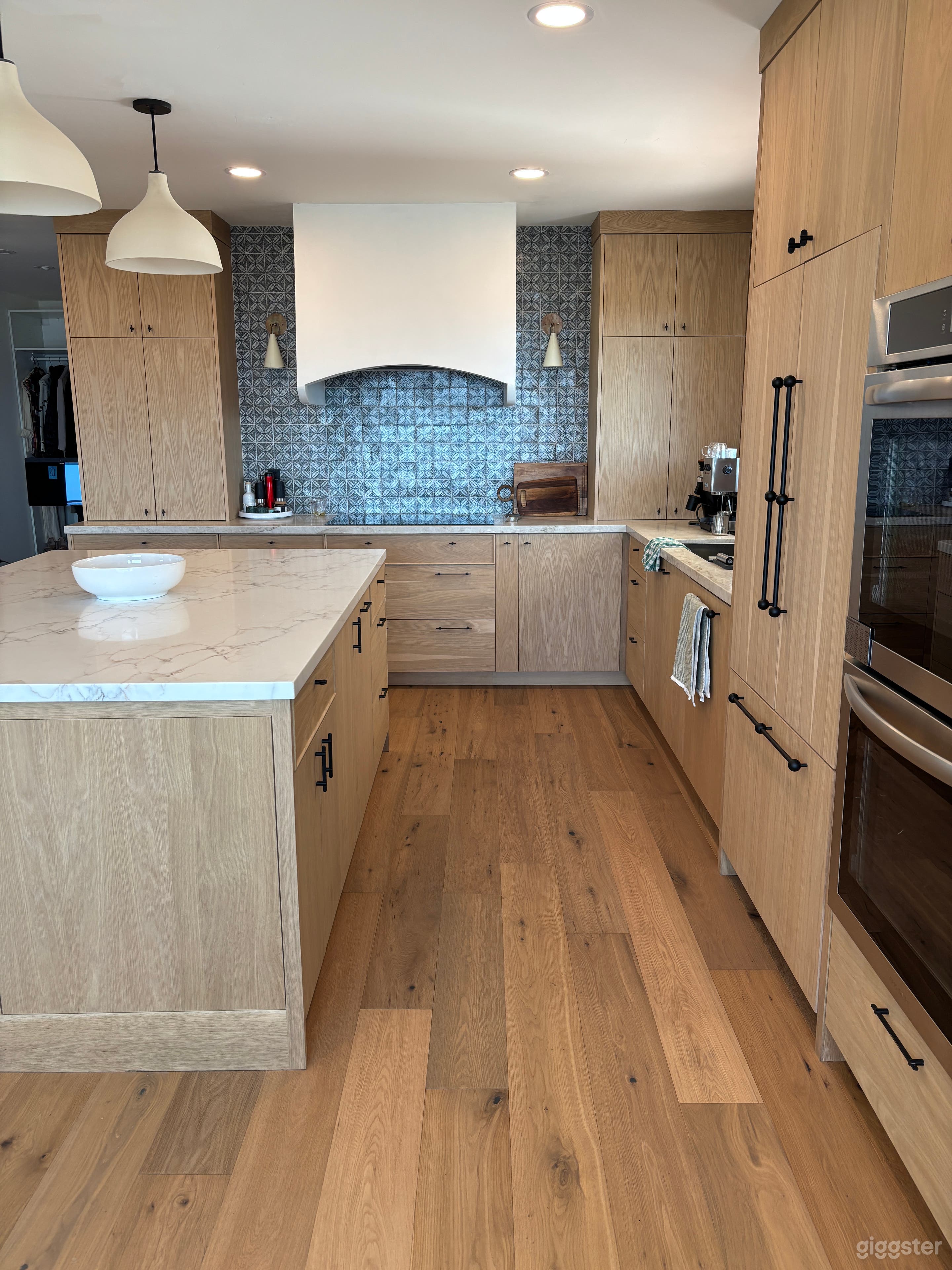 Spanish Modern Gem with Designer Kitchen &amp; Double-Deck Views Photo 1