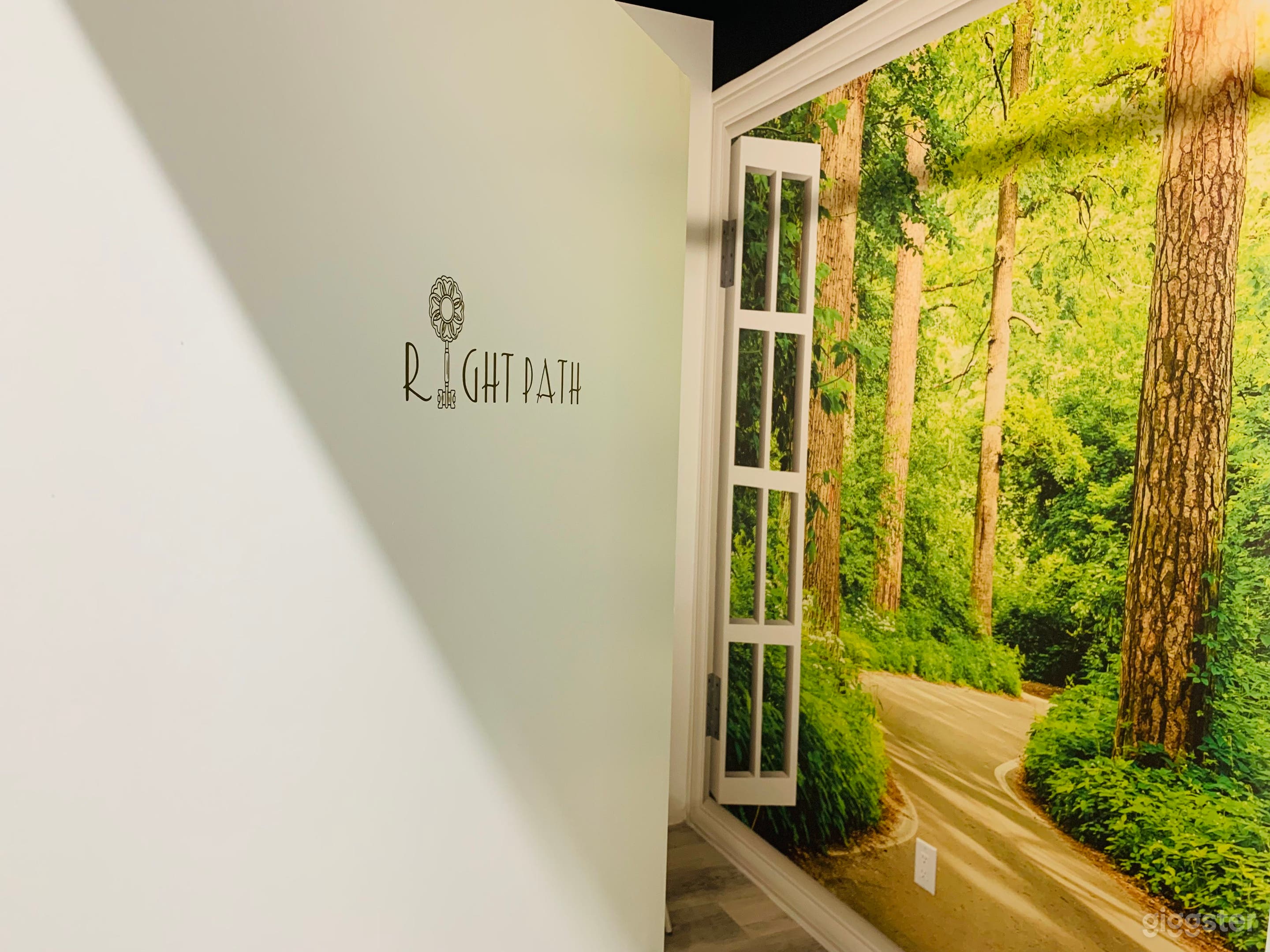 Wayfinding can be difficult, a light at the end of a tunnel is always encouraging. Find a new, right path and see your bright future in this room.