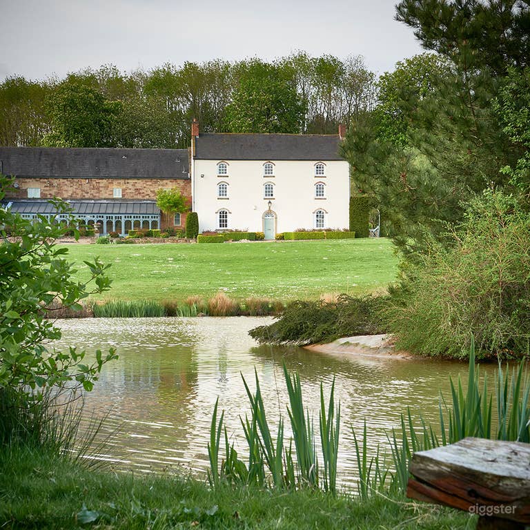  Beautiful Restored Georgian Farmhouse and Grounds 