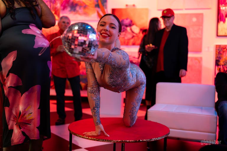  ¡HERMOSO LUGAR MULTIUSOS PARA EVENTOS RODEADO DE ARTE FINO! 