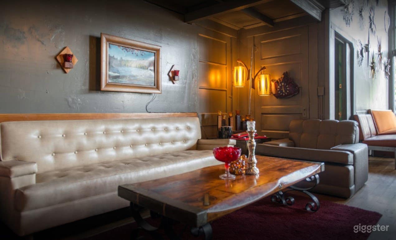 Bright and Cozy Family Restaurant in Portland Photo 1