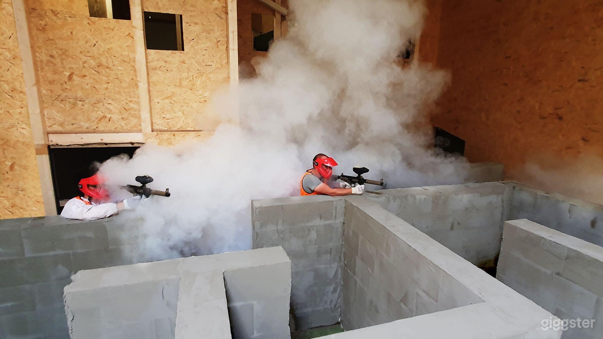Paintball & Axe Throwing for Bachelor Parties, Teams & Celebrations in Hamburg Foto 1