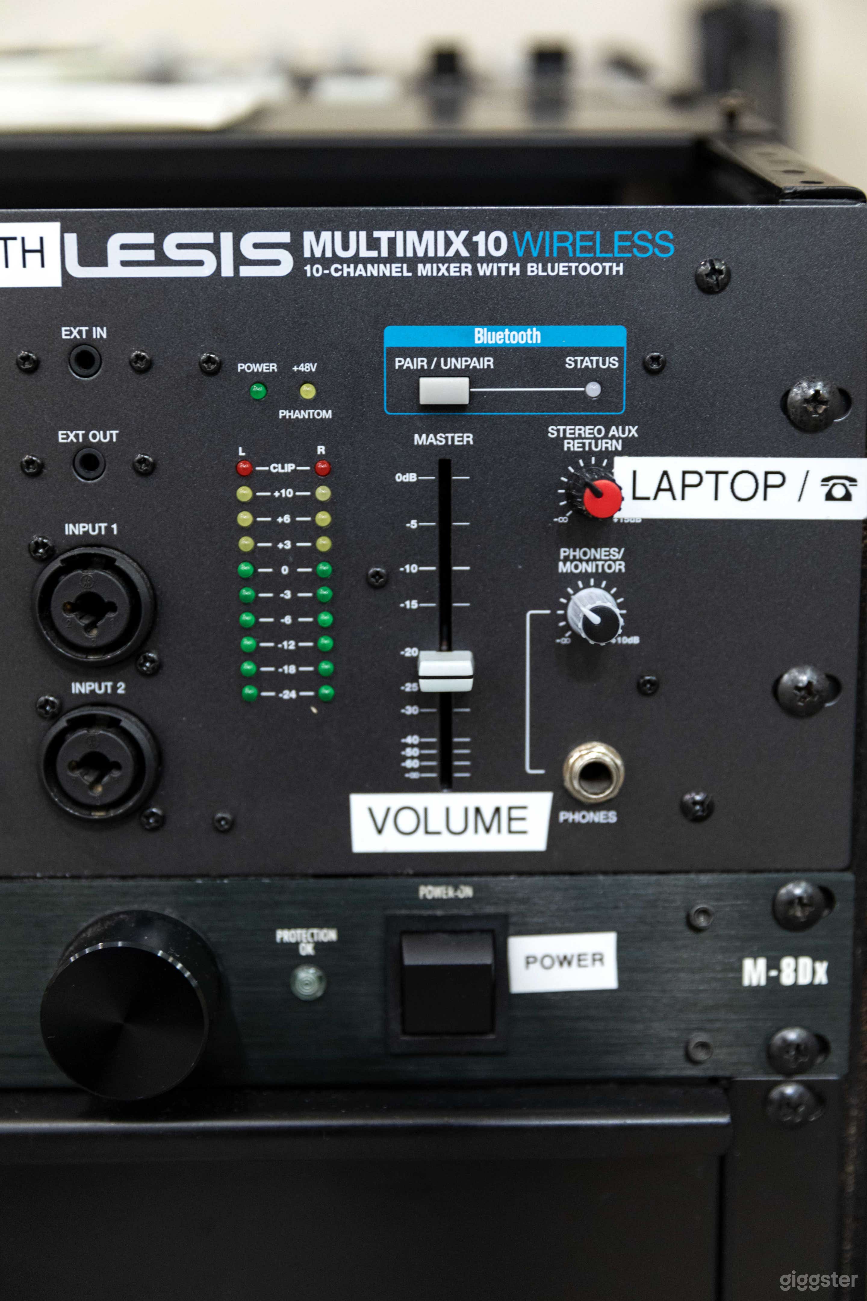 Dance Studio D2 for 5 People (Sprung Maple Floor &amp; Exposed Concrete Wall) Photo 4