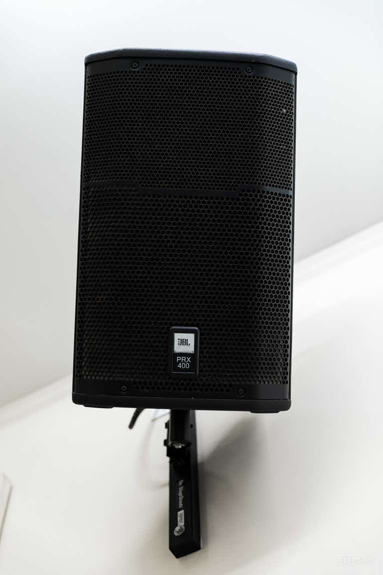  Dance Studio D2 for 5 People (Sprung Maple Floor & Exposed Concrete Wall) 