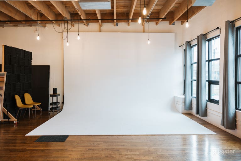  Central Creative Studio with Natural Lighting  
