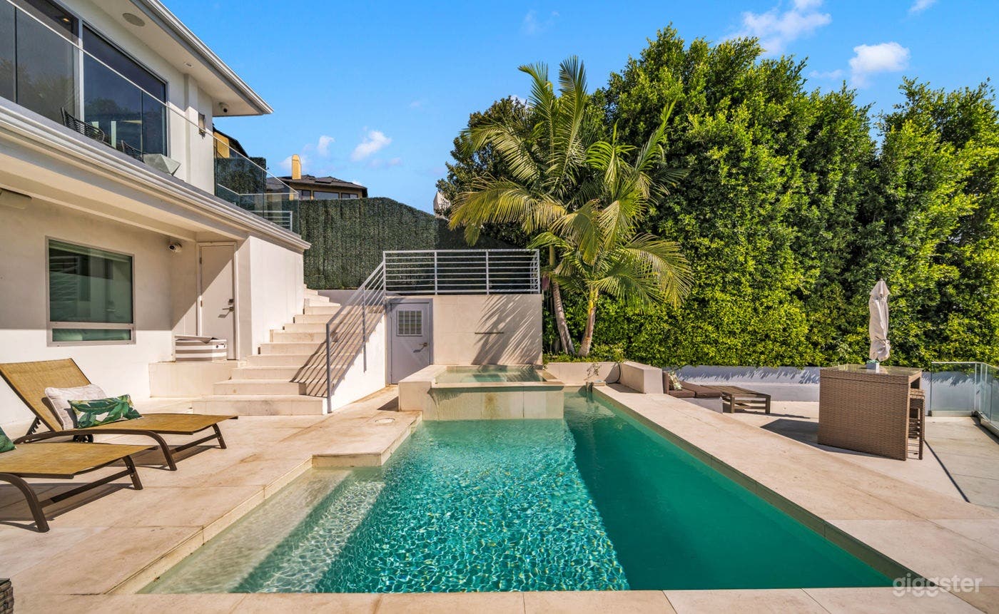  BIRD STREETS VILLA: SLEEK SET/POOL Photo 1