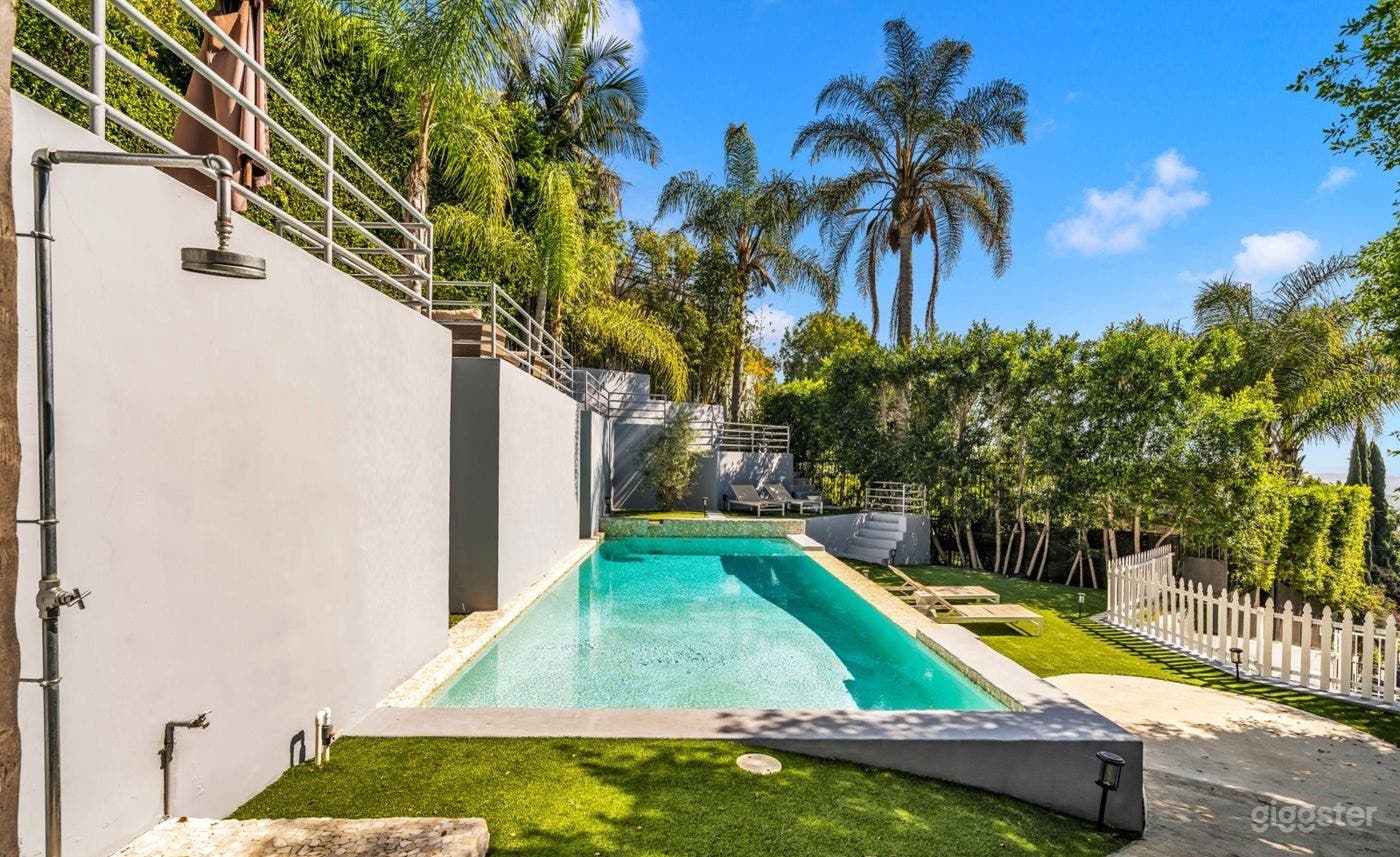  BIRD STREETS VILLA: SLEEK SET/POOL Photo 4