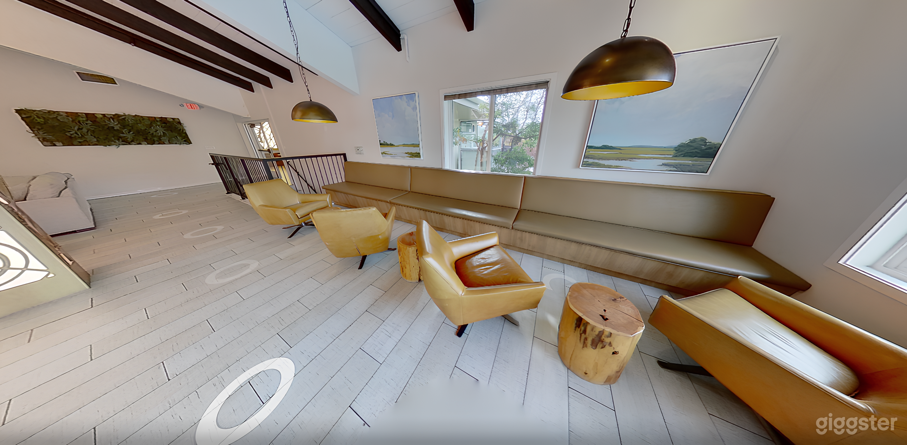 Spacious & Sunny Clubhouse with Kitchen Photo 3
