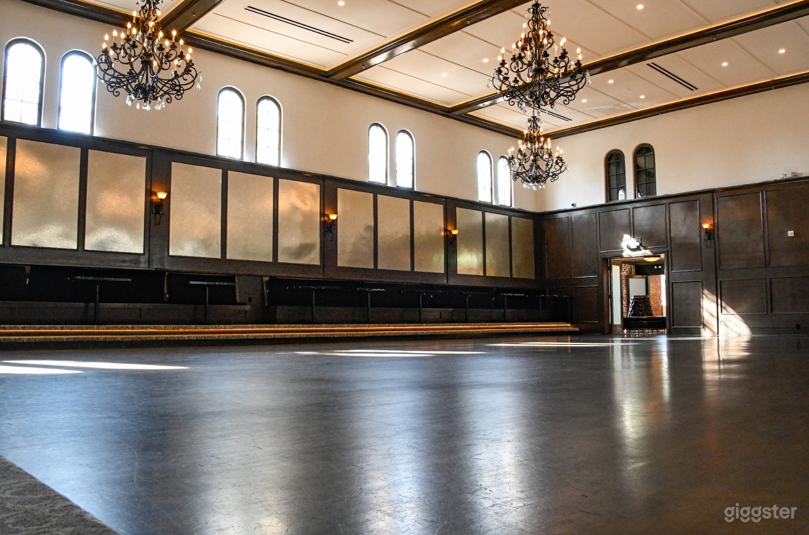The Grand Ballroom Photo 4