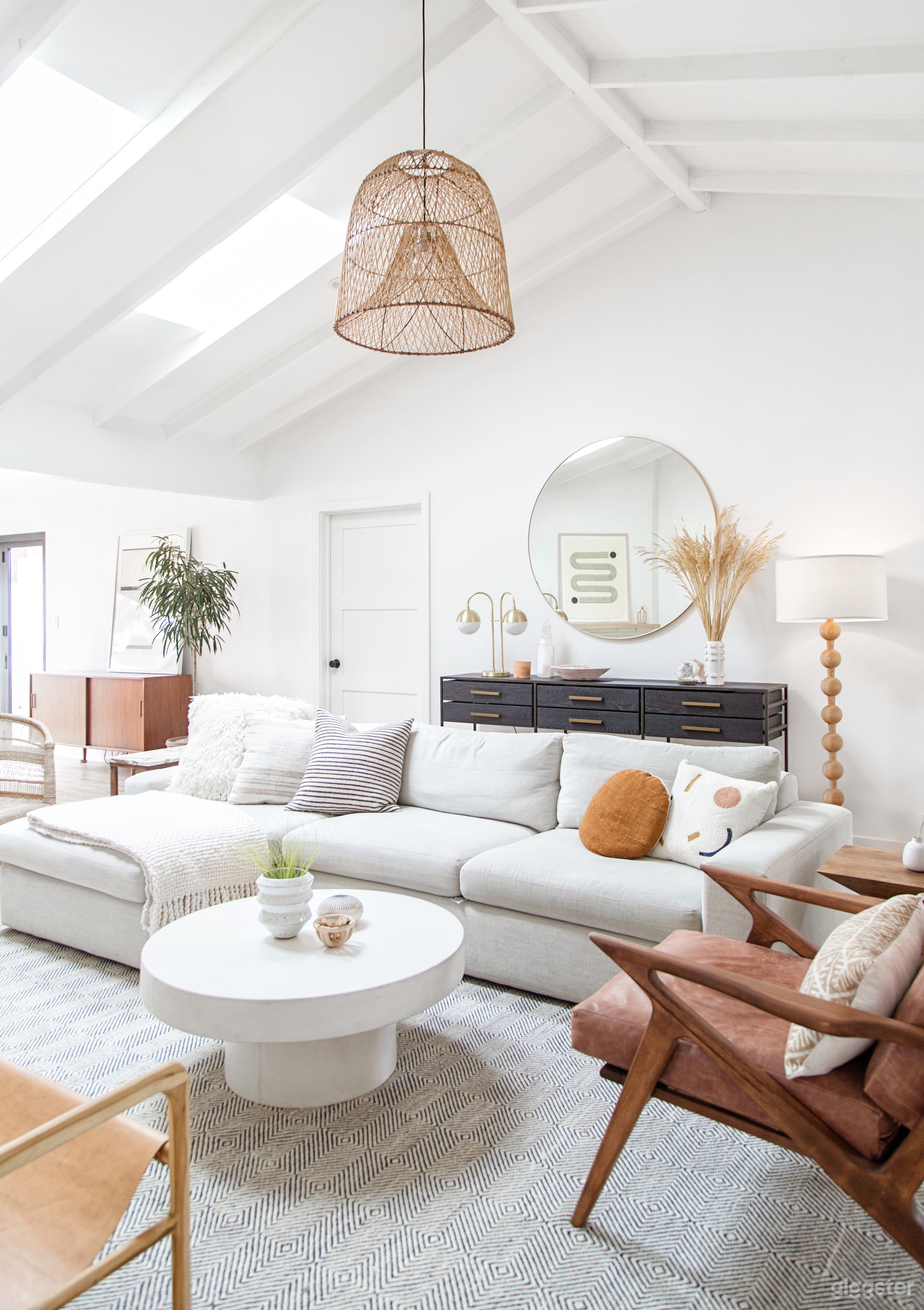 Modern, relaxed living room