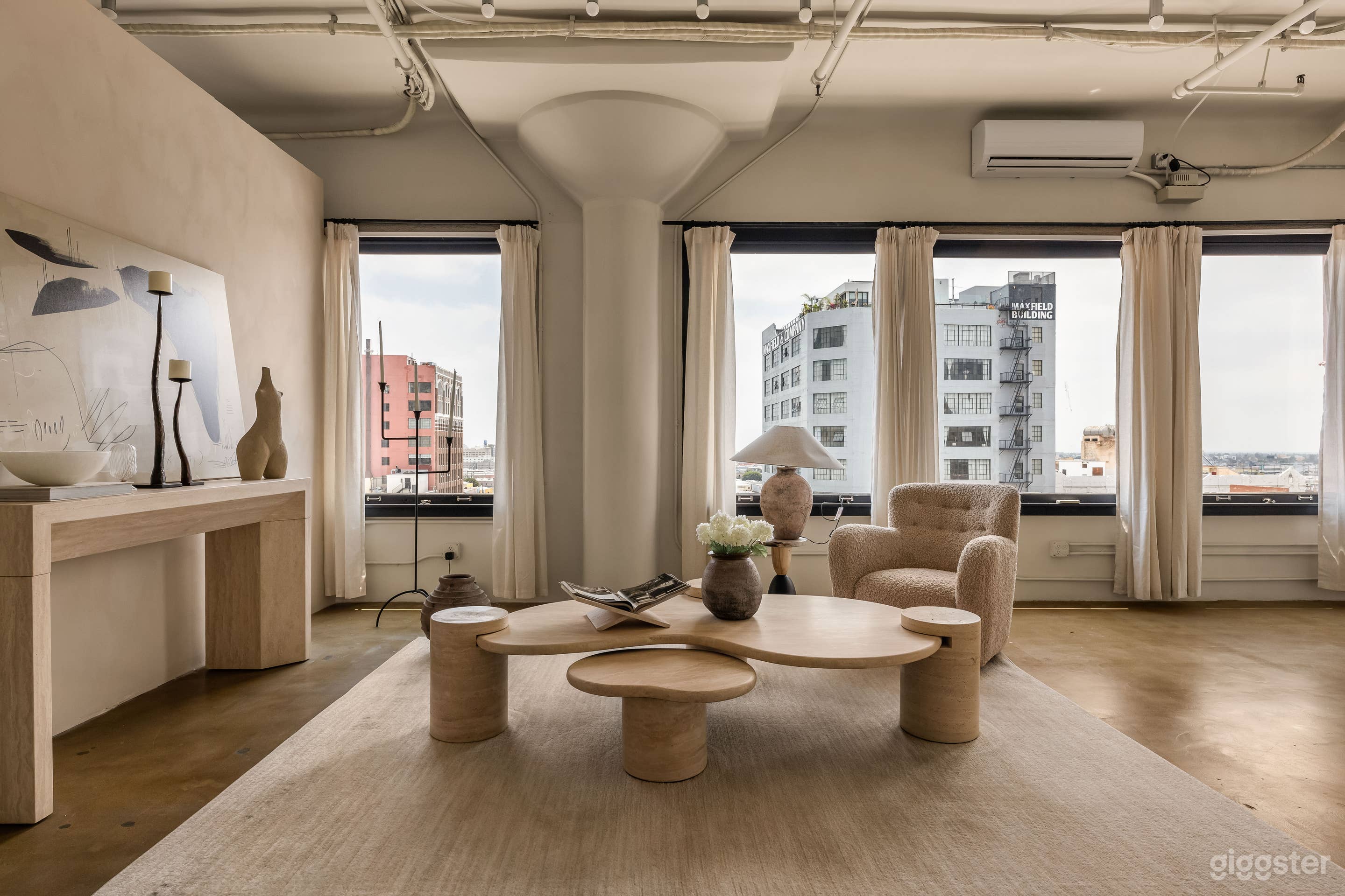 9th Floor DTLA Loft with 180° Skyline Views Photo 1