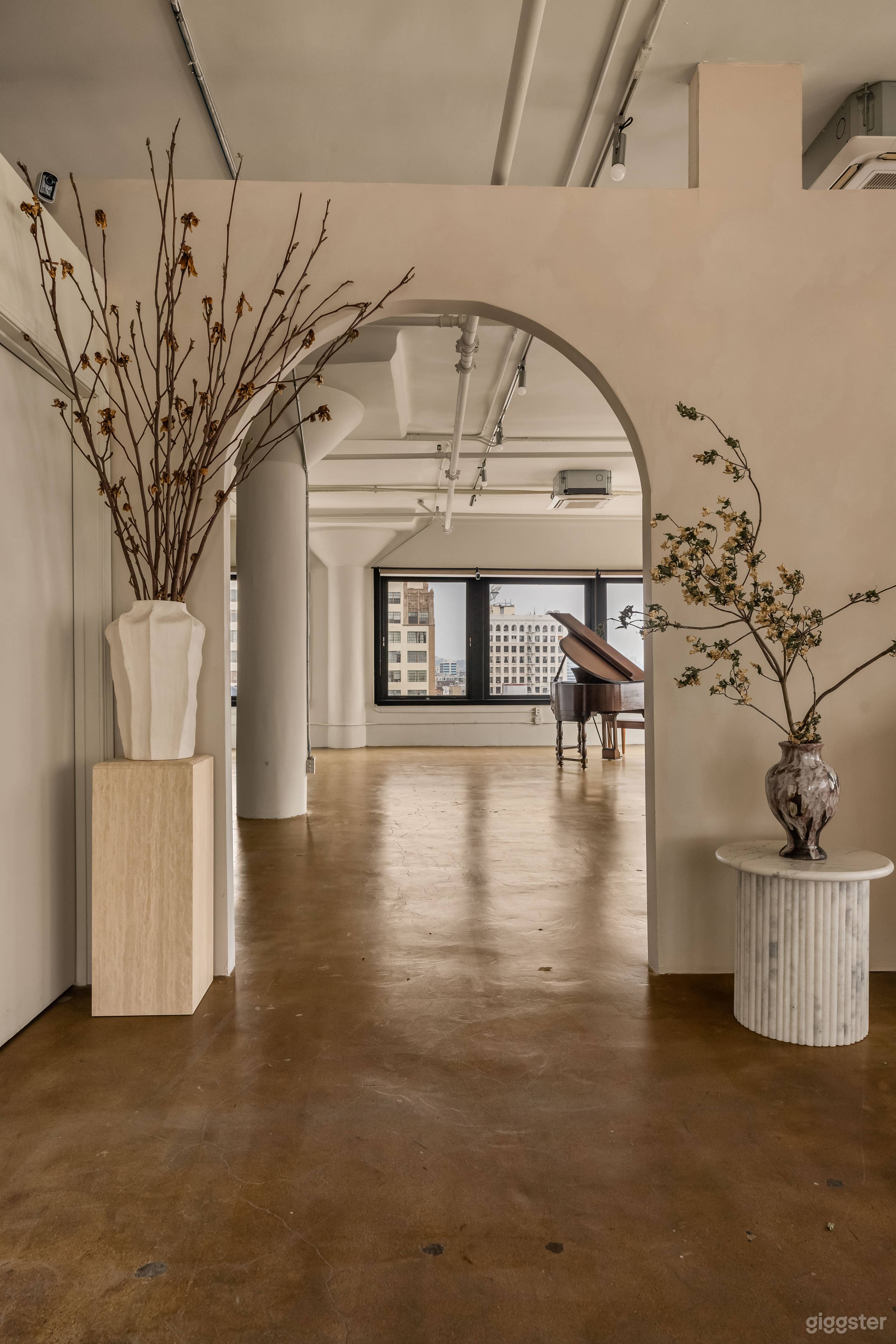 9th Floor DTLA Loft with 180° Skyline Views Photo 4