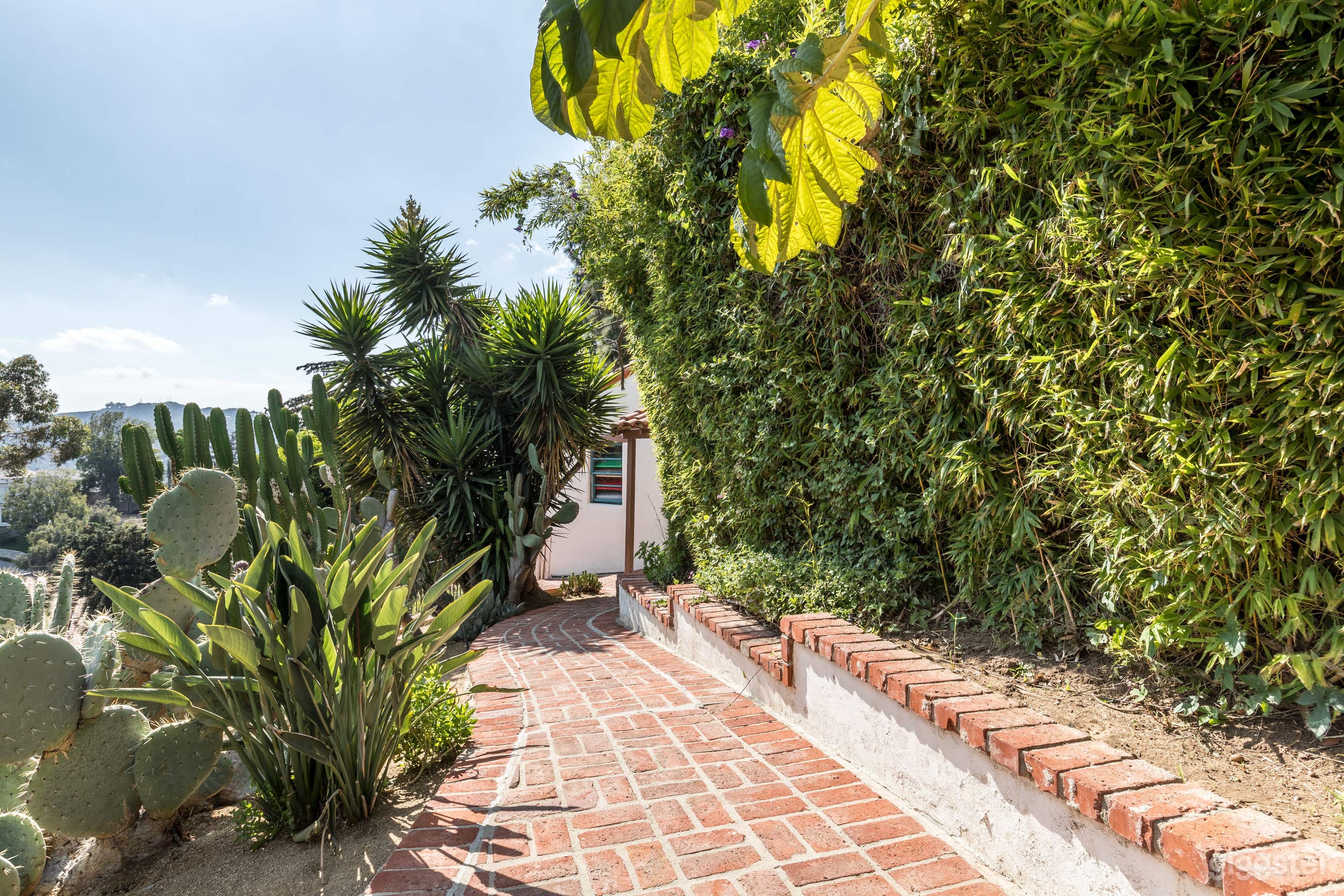 California Hideaway in the Heart of the Hollywood Photo 4