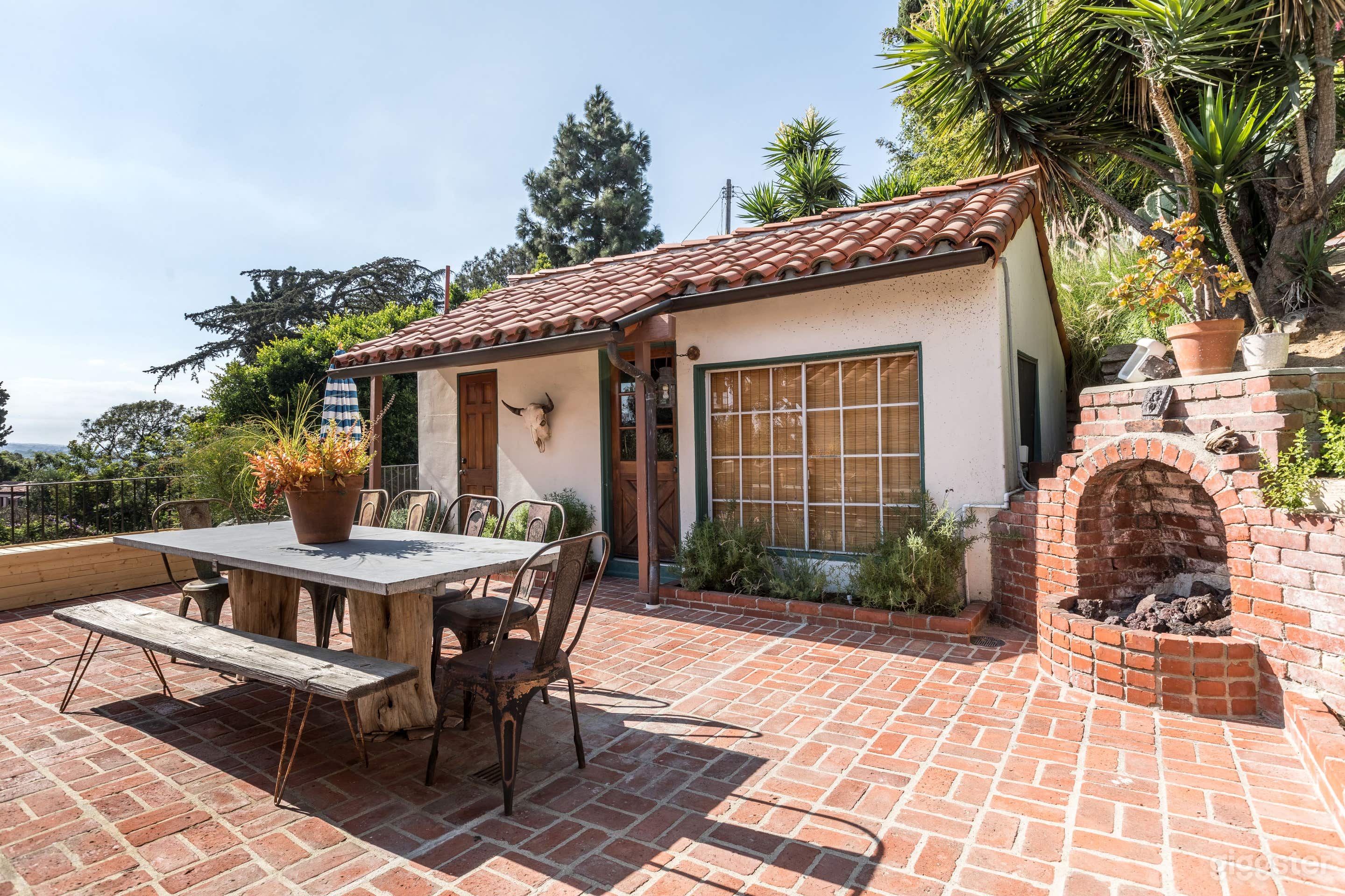 California Hideaway in the Heart of the Hollywood Photo 2