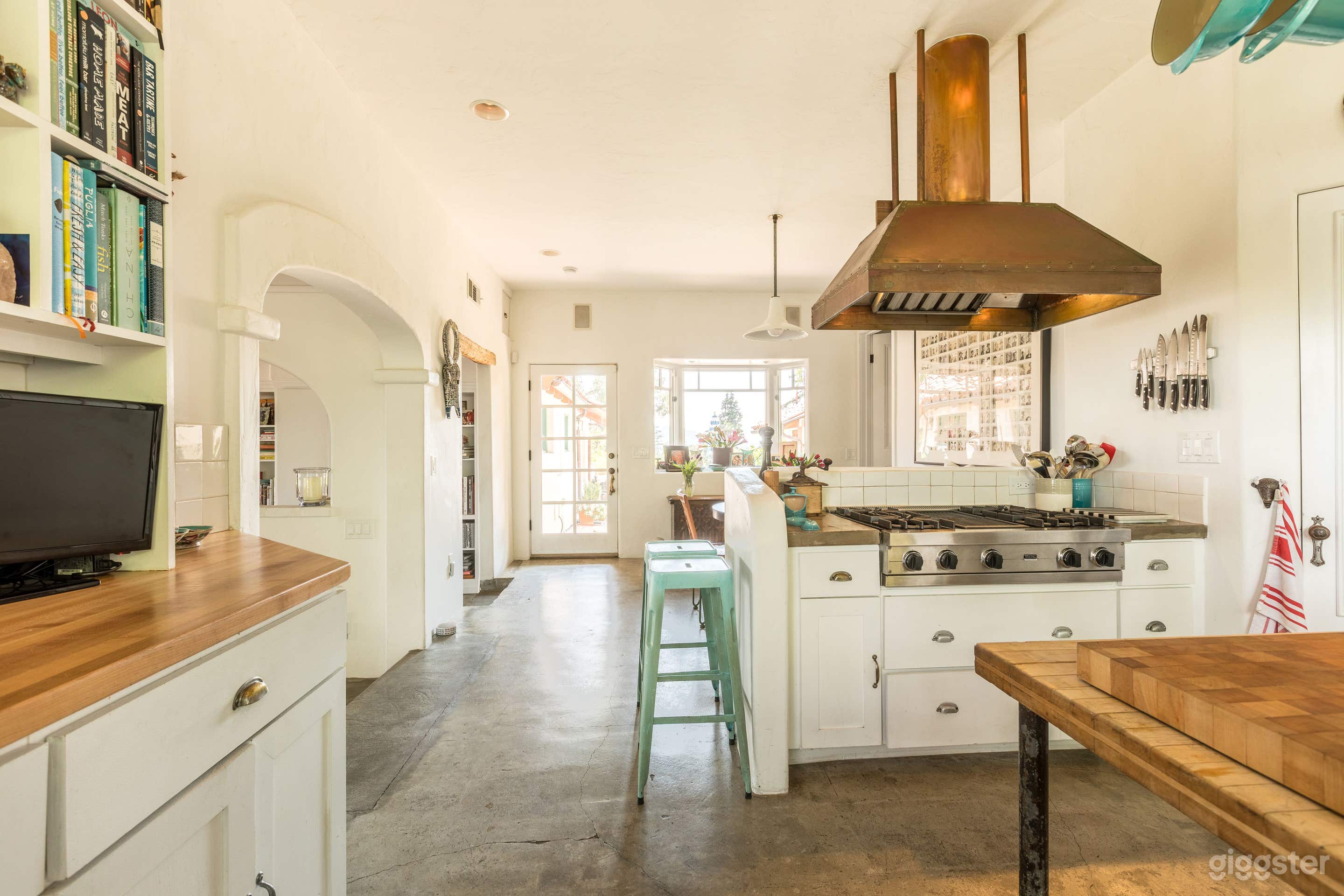 California Hideaway in the Heart of the Hollywood Photo 1