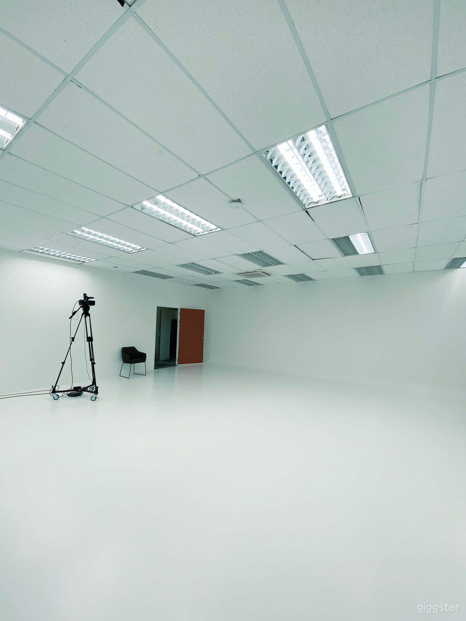 Southside White Studio in SG Photo 1