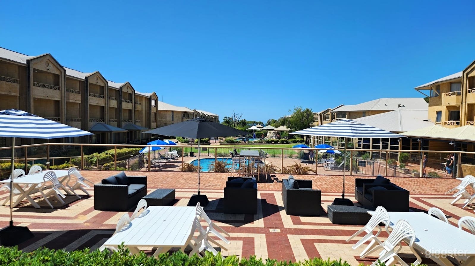 Outdoor Venue (Atrium location) Photo 2