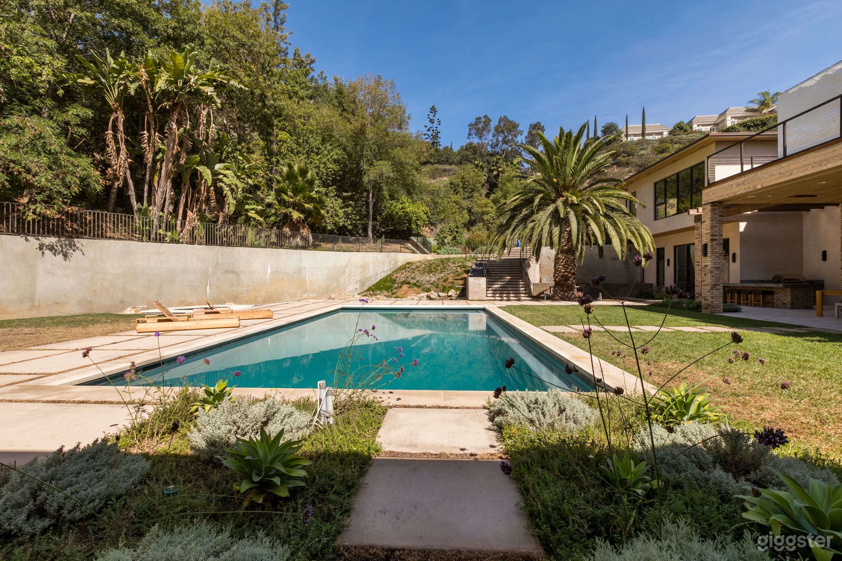 Tropical Modern Photo 4