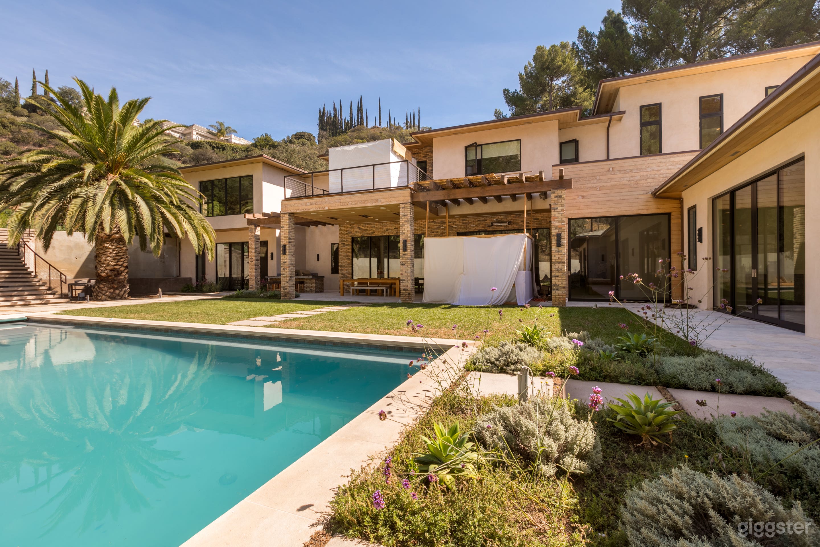 Tropical Modern Photo 1