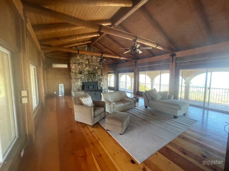  Vaulted ceilings in great room. The great room can be cleared for an additional fee for receptions, fitness and yoga events, art displays 