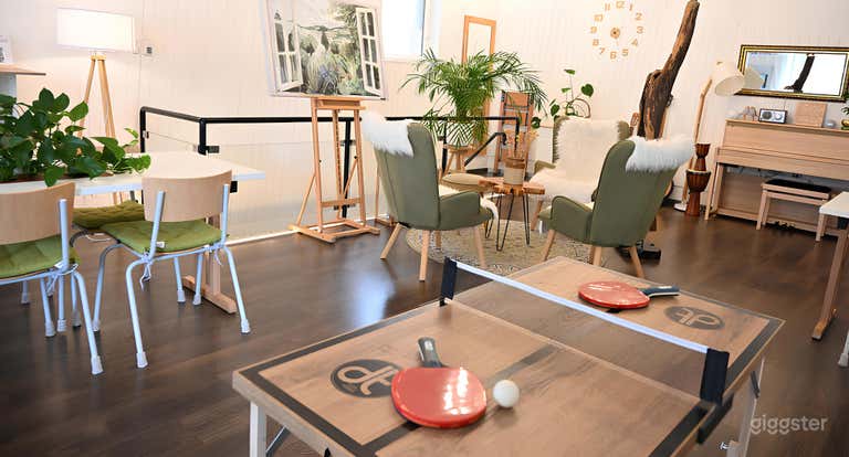  Spacious studio for film shoots and events 