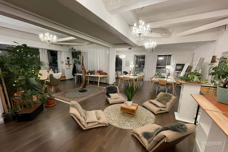  Spacious studio for film shoots and events 