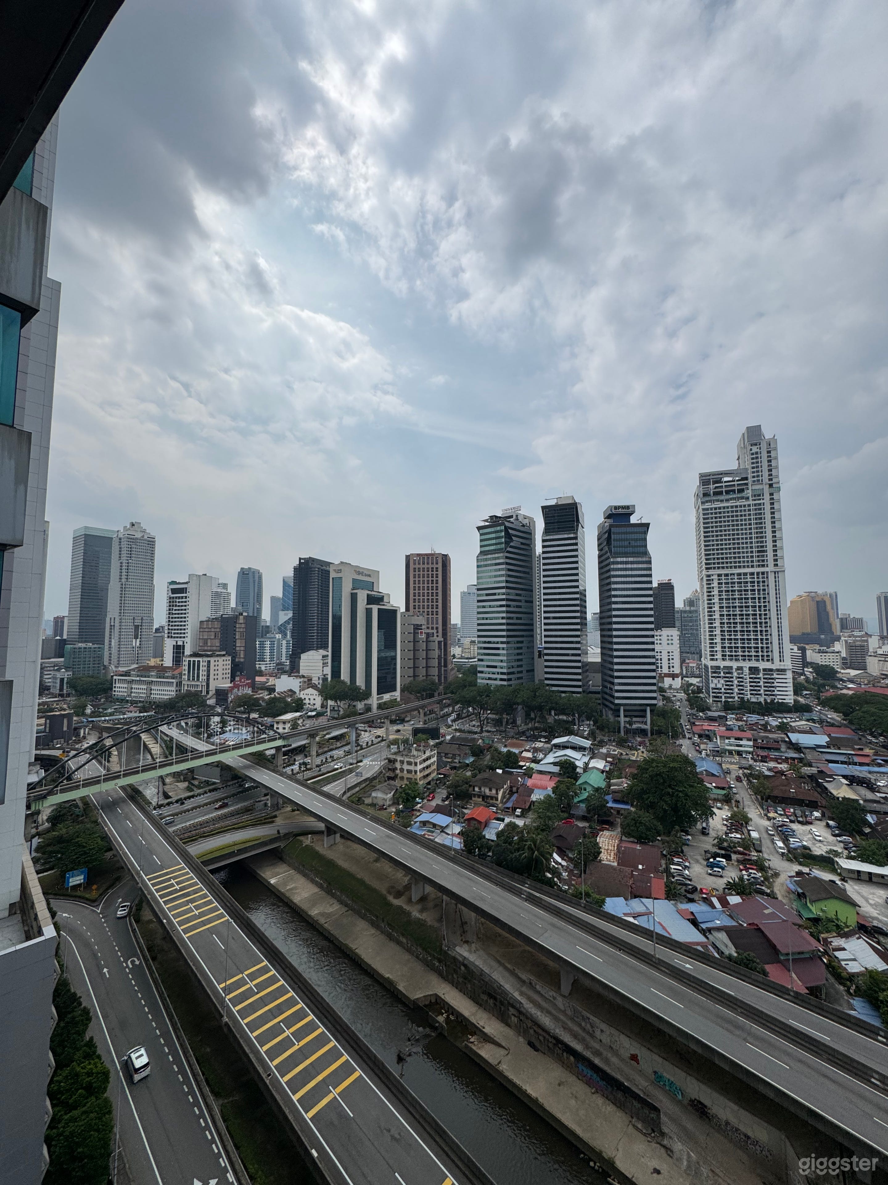 5 mints walk from KLCC, 2 bedrooms apartment! Photo 4