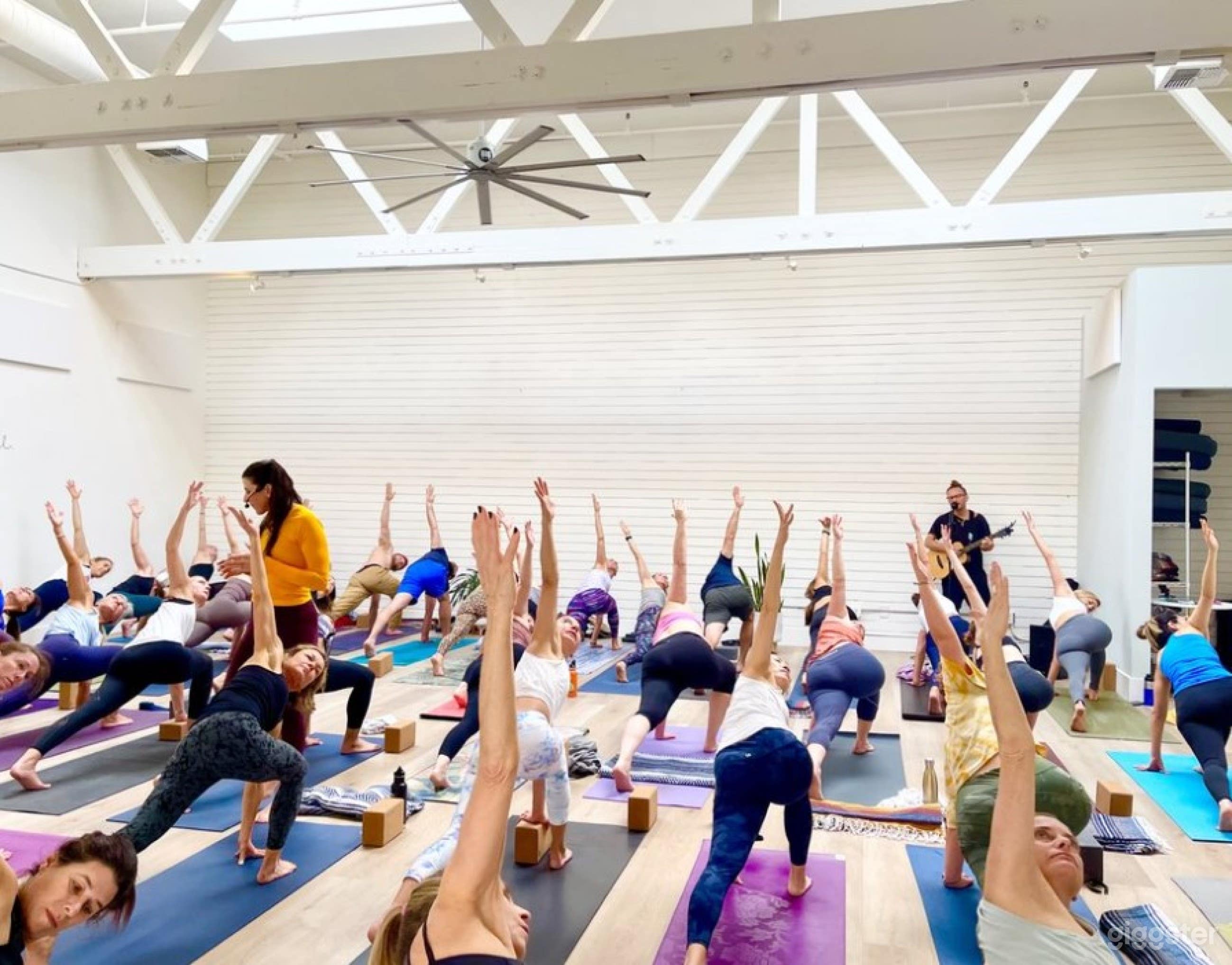 Spacious And Clean Yoga Studio In San Rafael Photo 3